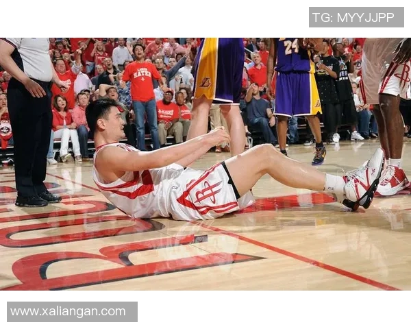 姚明因伤痛苦选择脚趾切除重返赛场的艰难历程与勇气展现